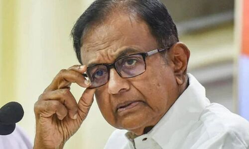 P Chidambaram Fracture: प्रदर्शन के दौरान कांग्रेस नेता पी चिदंबरम की पसली में फ्रैक्चर, दिल्ली पुलिस पर धक्का देने का आरोप