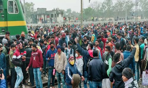 Agnipath Scheme Age Limit: अग्निपथ योजना को लेकर बवाल, झुक गई मोदी सरकार, बढ़ाई उम्र सीमा