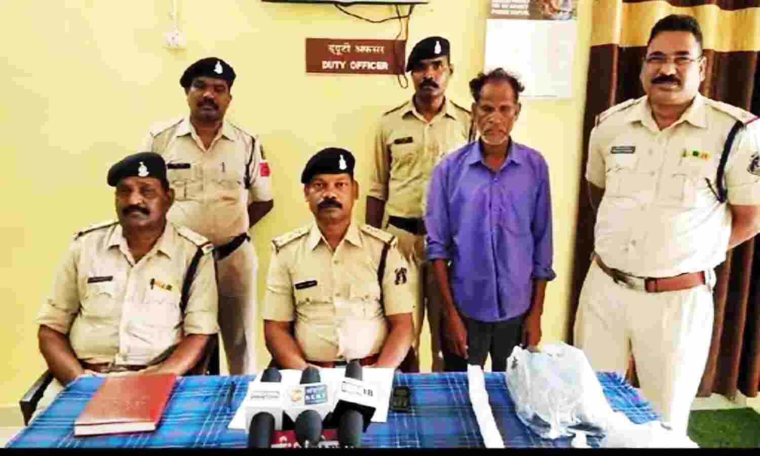 Chhattisgarh Crime News : जादू टोना के शक में बुजुर्ग महिला की बेरहमी से हत्या, आरोपी ने पिटाई के बाद चाकू से गोदा