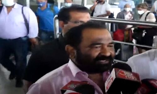 Nitin Deshmukh: मुझे सूरत के होटल में कैद कर रखा गया था, नागपुर पहुंचे शिवसेना MLA नितिन देशमुख का आरोप