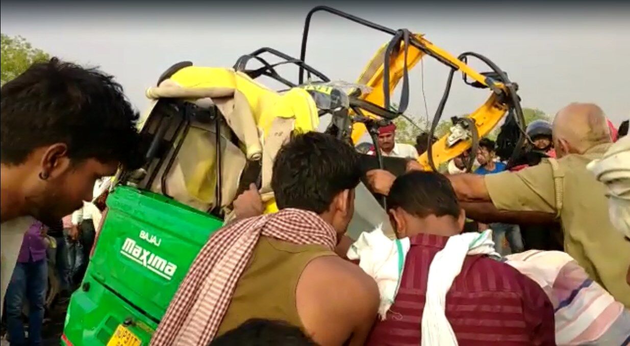 Fatehpur News: वाहनों की भिड़ंत में खून से लाल हो गई सड़क, 8 की मौत 8 घायल, लोकसभा में उठ चुका है मुद्दा