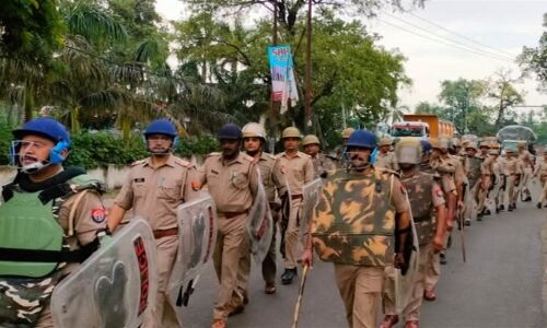 Uttar Pradesh News: जुमे की नमाज को लेकर अलर्ट मोड पर पुलिस, धर्मगुरुओं के साथ की बैठक