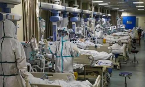 Corona Cases in India : देश में लगातार बढ़ रहे हैं कोरोना के मामले, पिछले 24 घंटे में 38 लोगों ने गवाई जान