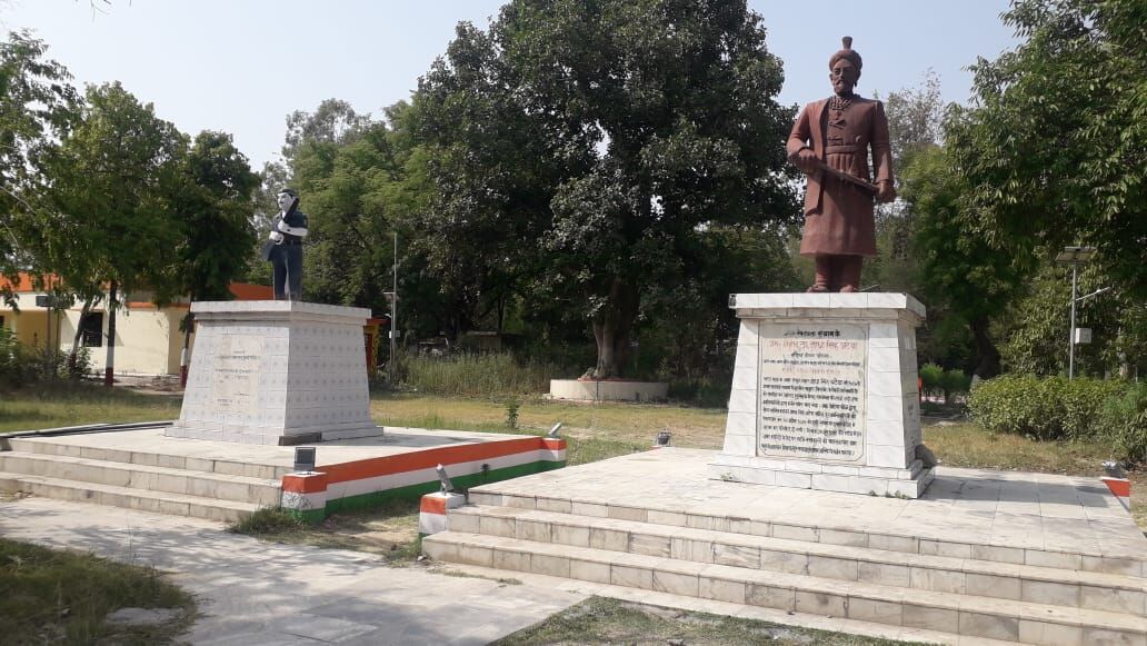 Bavani Imali Fatehpur: अंग्रेजी क्रूरता की गवाह बावनी इमली, 52 क्रांति वीरों के शहादत की दिलाती है याद