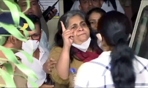 Teesta Setalvad News: फिर सुर्खियों में गुजरात दंगा, तीस्ता सीतलवाड़ को एटीएस ने मुंबई से किया गिरफ्तार