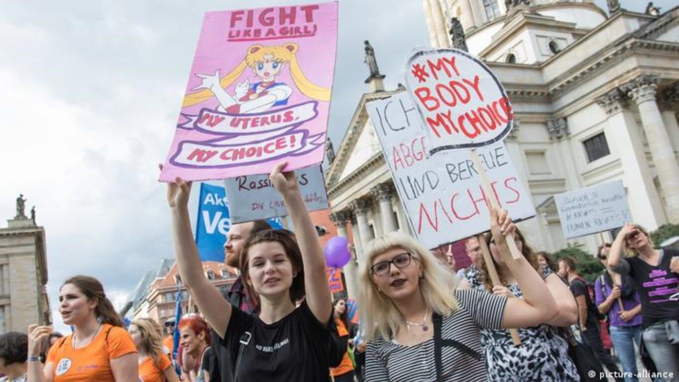 Germany approves new abortion law: जर्मनी में महिलाओं के विरोध के बाद हिटलर काल के गर्भपात कानून में राहत