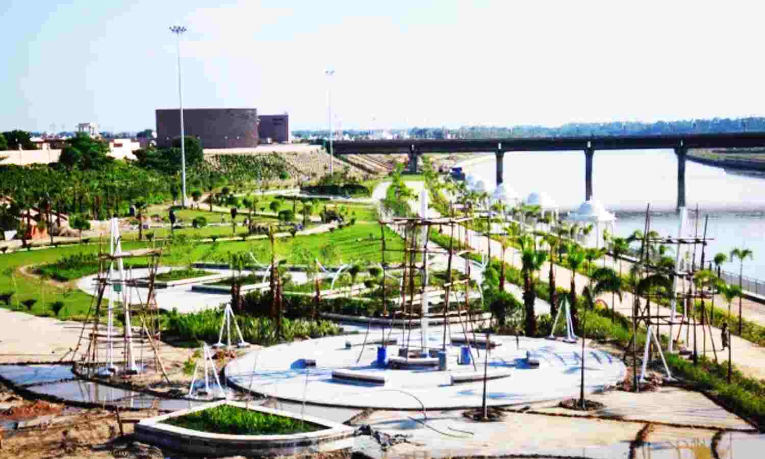 Uttar Pradesh News : गोमती रिवर फ्रंट घोटाले में 2 पूर्व IAS अधिकारीयों की बढ़ीं मुश्किलें, जानें पूरा मामला