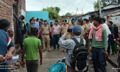 Haldwani News:अब लालकुआं की नगीना कॉलोनी पर तनी रेलवे की भृकुटी, 15 दिन के नोटिस किए चस्पा