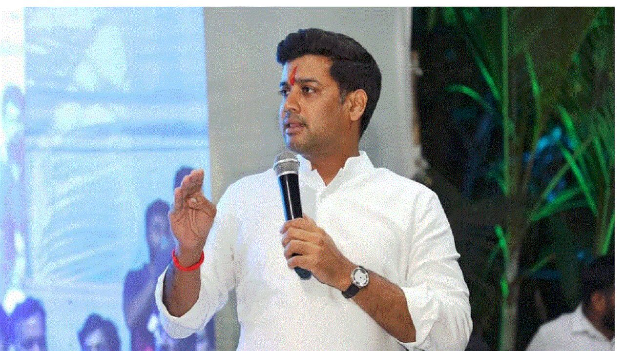 Shrikant Shinde : कौन हैं सांसद श्रीकांत शिंदे जिनकी महाराष्ट्र में नई सरकार बनने के बाद किंग मेकर के तौर पर हो रही है चर्चा