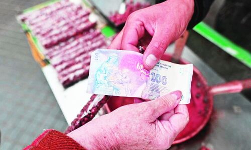 Viral News : 43 हजार रूपए के बदले कंपनी ने दी 1.43 करोड़ रूपए की सैलरी, इस्तीफा देकर कर्मचारी फरार