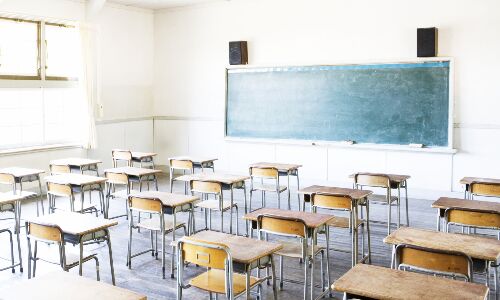 Jharkhand News : हमारी आबादी 75 प्रतिशत, तो नियम भी हमारे हिसाब से बनें, मुस्लिम समाज ने स्कूल में बदलवा दी  प्रार्थना पद्धति