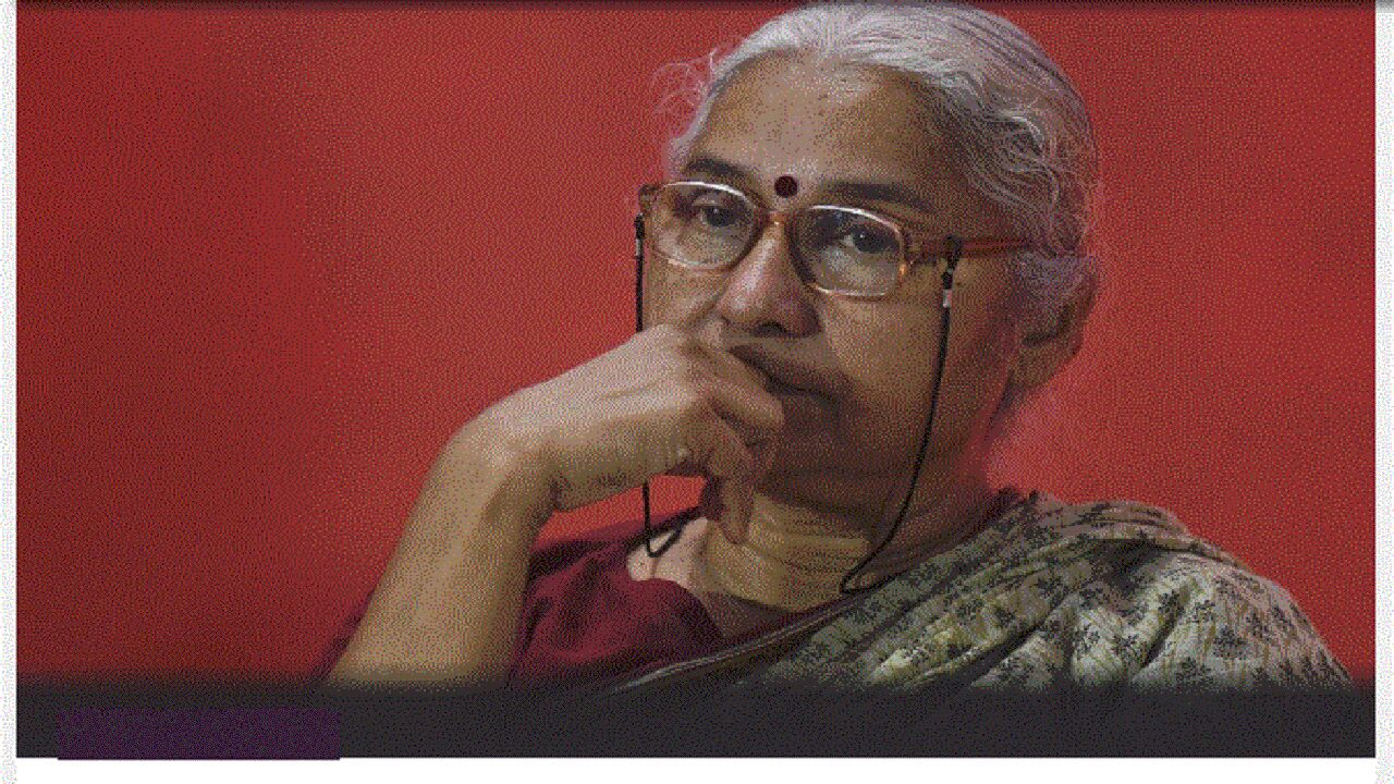 संघ कार्यकर्ता की झूठी शिकायत पर मेधा पाटकर समेत अन्य 11 ट्रस्टियों पर बड़वानी में दर्ज  की गई fIR को आंदोलनकारियों ने बताया फर्जी