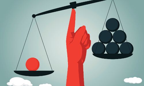 Bias in Judicial Decision: न्यायालयों के फैसले भी पूर्वाग्रह-युक्त और पक्षपातपूर्ण हो सकते हैं?