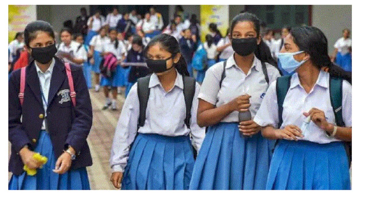 Hapur News : दलित लड़कियों के कपड़े उतारने पर NCSC के एक्शन के बाद मचा हड़कंप, जांच के आदेश, 2 टीचर सस्पेंड