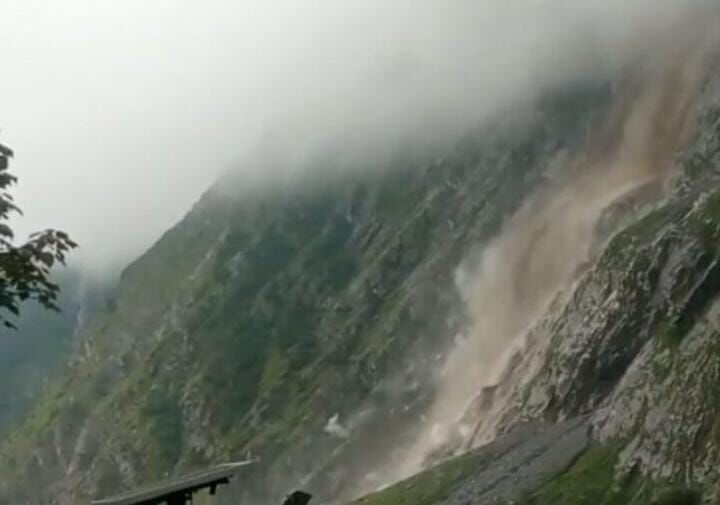 Dehradun News: चमोली में बादल फटा, हेमकुंड यात्रा रोकी गई, निर्माणाधीन पुल टूटने में इलाज के दौरान दो की मौत