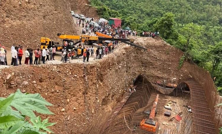 Rishikesh-Badrinath Highway News: ऋृषिकेश- बद्रीनाथ राजमार्ग पर बन रहा निर्माणाधीन पुल की सैटरिंग ध्वस्त, दस मजदूर दबे