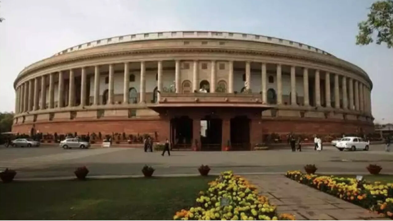 कांग्रेस के चार सांसदों का निलंबन, बार-बार चुनौती देने पर भी बात नहीं मान रहे थे सांसद