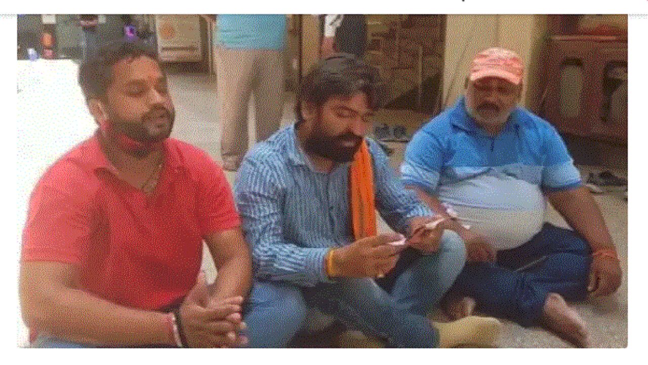 Tension in Meerut : S2S कॉम्प्लेक्स में नमाज के बाद हनुमान चालीसा का पाठ, DGP ने मेरठ पुलिस से किया जवाब तलब