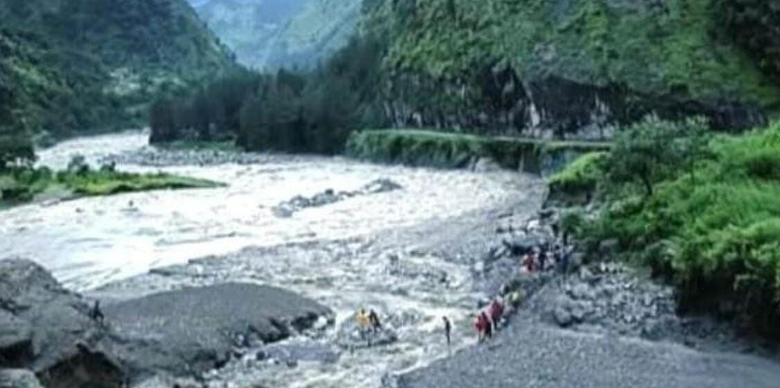 Pithoragarh Cloud Brust : पिथौरागढ़ के धारचूला के सोबला में बादल फटा, घाटी का पुल बहने के बाद बढ़ा खतरा