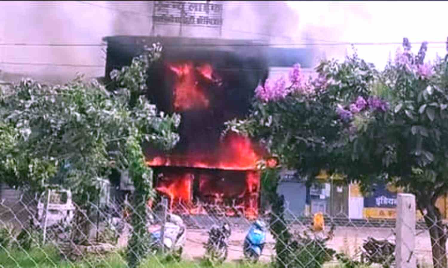 Madhya Pradesh News : अस्पताल में लगी भीषण आग, 10 लोगों की मौत, कई झुलसे