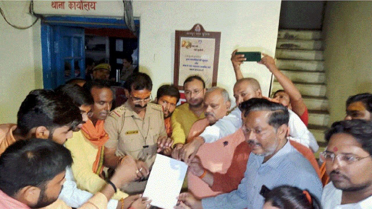 Kanpur News  : हिंदुत्ववादियों ने इस्लामिक प्रार्थना को बताया शिक्षा का जिहाद, केस दर्ज, 3 दिन से स्कूल बंद