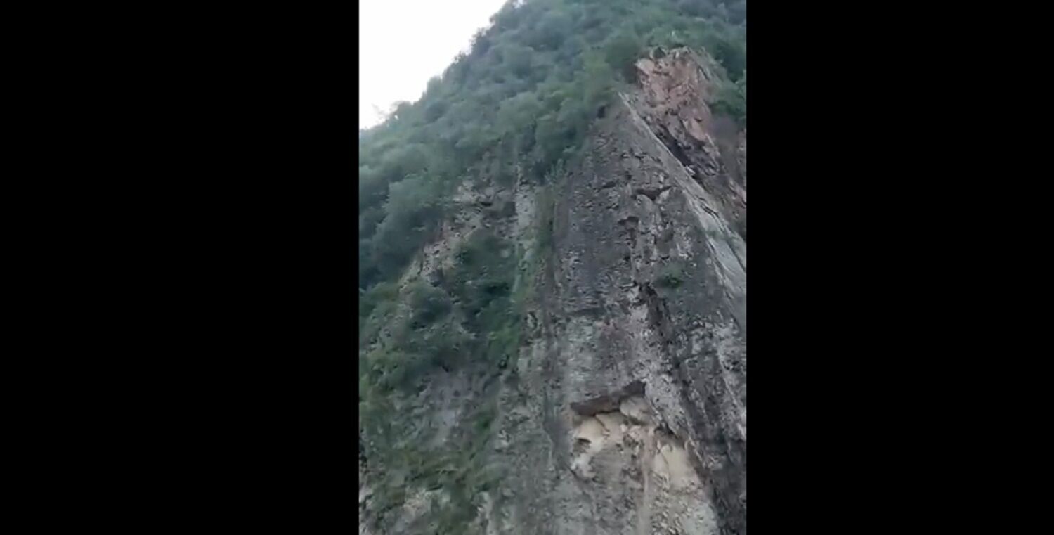 Dehradun news : पेट्रोलिंग के दौरान भूस्खलन की चपेट में आकर आर्मी जवान की मौत, डॉक्टर घायल (फोटो प्रतीकात्मक)