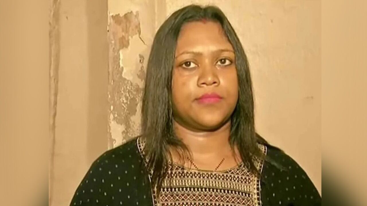 कौन है बबिता सरकार जिसने बंगाल की राजनीति में  शिक्षक भर्ती घोटाले का खुलासा कर ला दिया भूचाल !