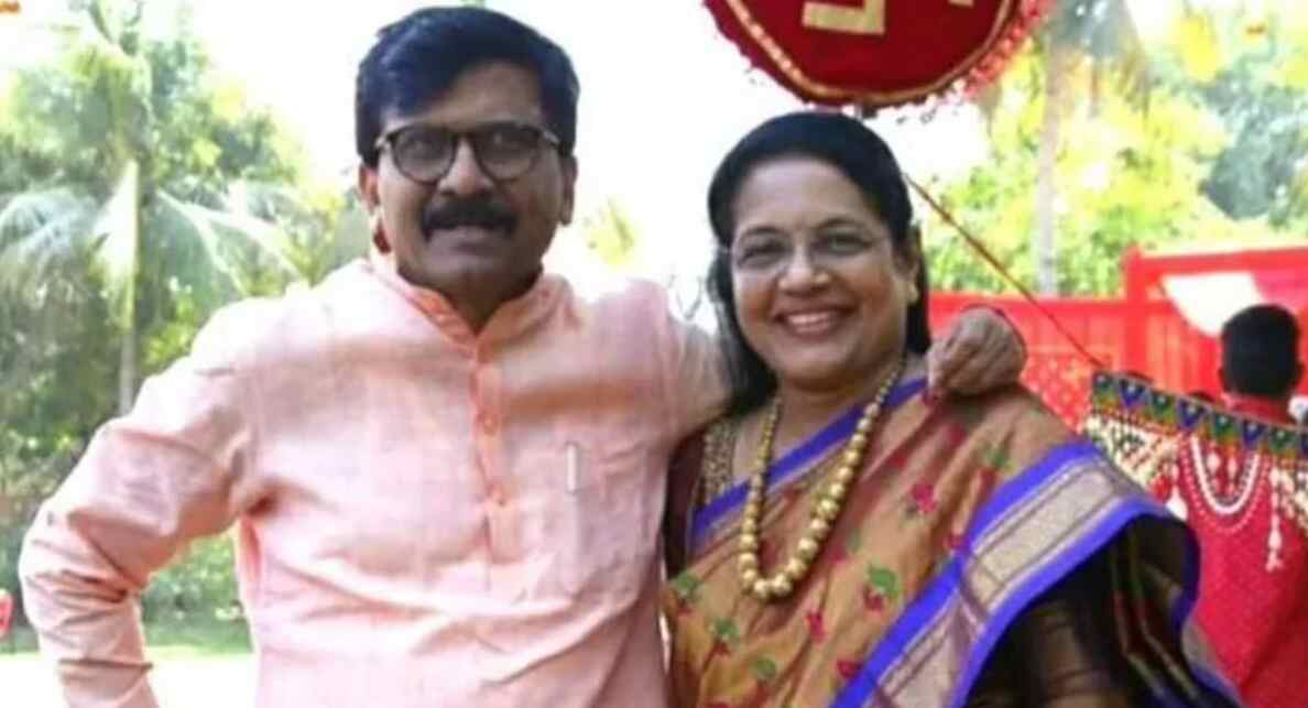 ED Summons Varsha Raut: संजय राउत की पत्नी वर्षा को ईडी ने किया तलब, पात्रा चॉल केस से बढ़ी मुसीबत ED Summons Varsha Raut: संजय राउत की पत्नी वर्षा को ईडी ने किया तलब, पात्रा चॉल केस से बढ़ी मुसीबत