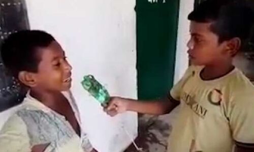 Jharkhand News :  गोड्डा के नन्हे रिपोर्टर को शिक्षा मंत्री ने दिया मदद का आश्वासन, बच्चे ने स्कूल की जर्जर व्यवस्था की खोली थी पोल