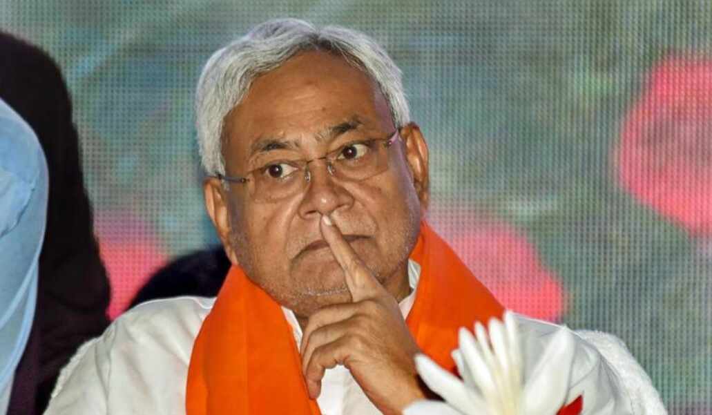 Bihar News: बिहार में सरकारी अफसरों को बड़ी राहत लेकिन आम जनता परेशान, सरकार के इस निर्णय लोग कर रहे हैं विरोध