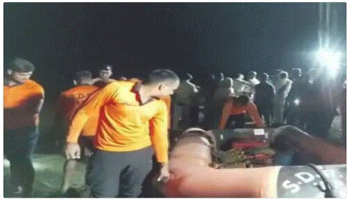 Banda Boat Accident : बांदा में सवारियों से भरी नाव यमुना में डूबी, 3 शव बरामद, 17 लापता, मचा कोहराम