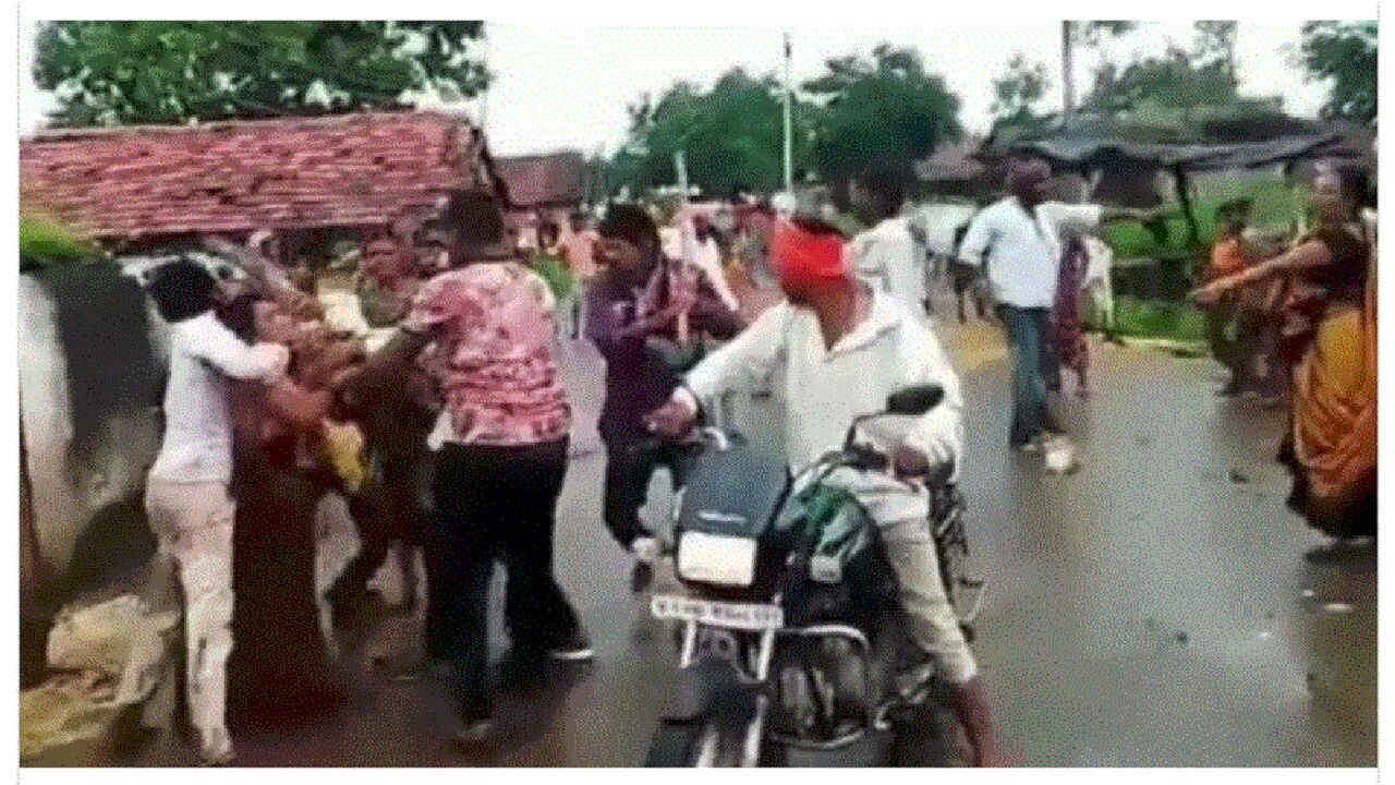 MP : महिला को निर्वस्त्र कर पीटने के मामले में कांग्रेस के हमले से हरकत में आई शिवराज सरकार, 6 गिरफ्तार