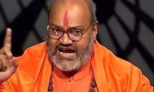 Narsinghanand Saraswati: नरसिंहानंद गिरि ने हिंदुओं से की तिरंगे के बहिष्कार की अपील, बोले- घरों में फहराएं भगवा ध्वज