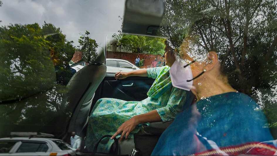 Sonia Gandhi News: सोनिया गांधी फिर हुईं कोरोना पॉजिटिव, प्रियंका गांधी भी तीन दिन पहले हुईं थीं संक्रमित