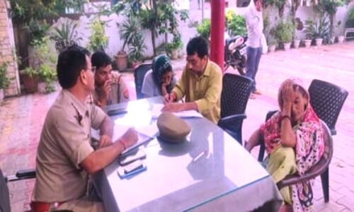 Uttar Pradesh Crime News : कलयुगी बेटे ने पिता और दो सगी बहनों की धारदार हथियार से की हत्या, मां ने कराया केस दर्ज