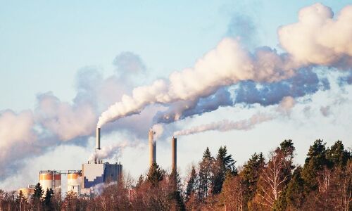 आर्थि​क विकास का दावा कर पर्यावरण सुरक्षा के नाम पर अपने अत्यधिक प्रदूषणकारी उद्योगों को गरीब देशों पर थोप रहे अमीर देश