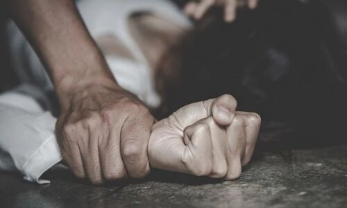 Mathura News: राजस्थान की छात्रा को अपहरण कर मथुरा में गैंग रेप, गेस्ट हाउस में दिया वारदात को अंजाम