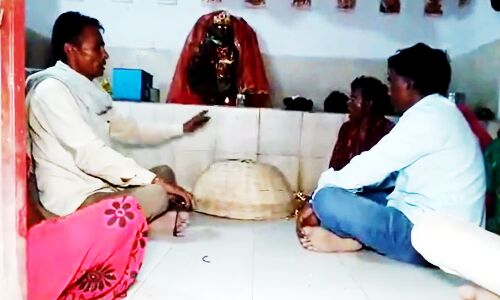 Rewa News : मंदिर में खेला गया अंधविश्वास का खेल, 1 महीने पहले मृत हुए बच्चे को दोबारा जिंदा करने की कोशिश, फूल से हड्डी बनने का दावा