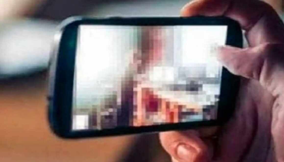 Hamirpur News: हमीरपुर में हैवानियत, प्रेमी के सामने लड़की को किया निर्वस्त्र, गिड़गिड़ाती रही पीड़िता, दरिंदे करते रहे छेड़छाड़