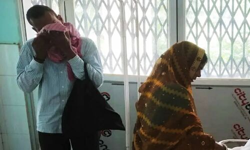 Jharkhand News : सांप के डसने से अस्पताल में इलाज के दौरान छात्रा की मौत, परिजनों ने शव का घटों तक कराया झाड़-फूंक