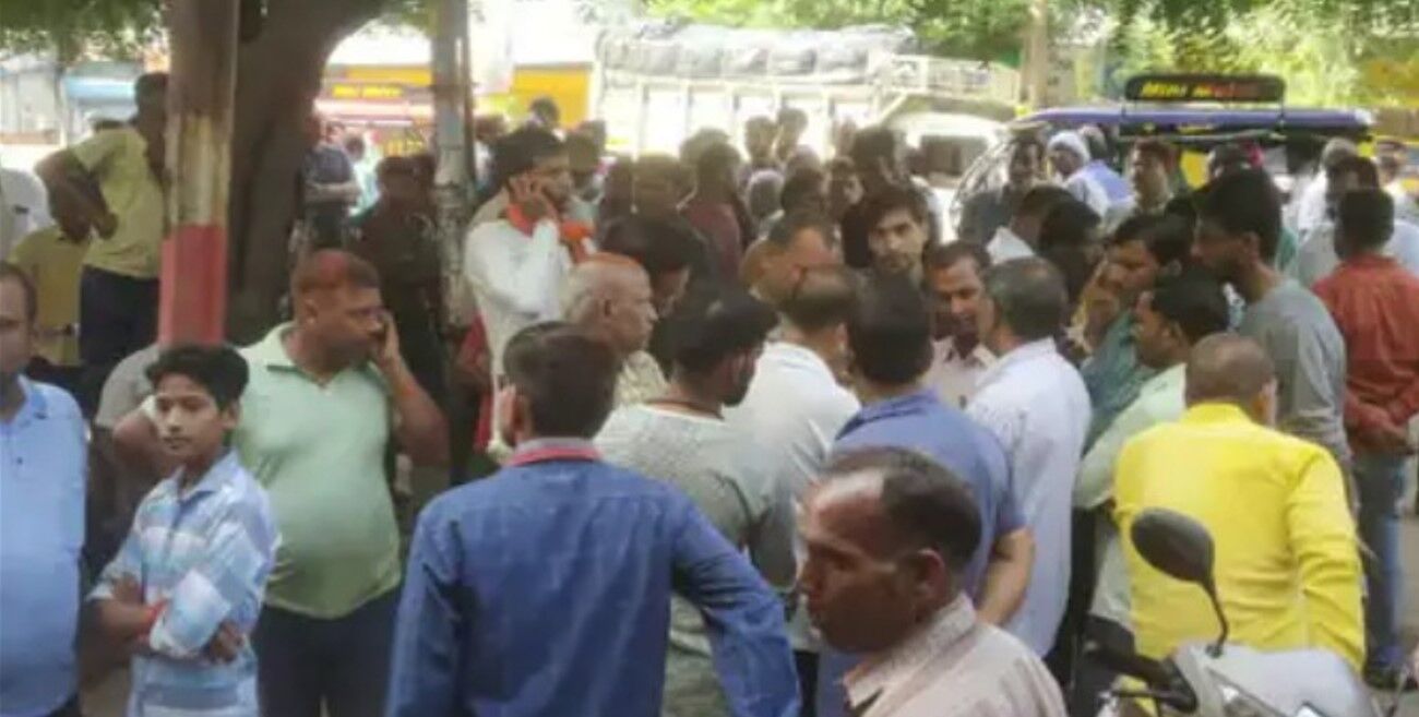 Auraiya News:औरैया में कारोबारी, उनकी पत्नी और बेटे के गोली लगने से हुई मौत, हत्या या फिर आत्महत्या में उलझी पुलिस