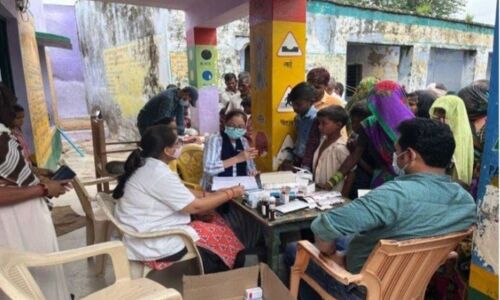 Agra News: फतेहपुर सीकरी में रहस्यमयी बीमारी से पेट व जोड़ों के दर्द से 62 लोग परेशान