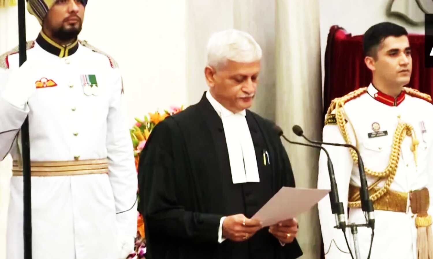 Chief Justice Of India : जस्टिस यूयू ललित ने 49वें मुख्य न्यायधीश के तौर पर संभाला पद, राष्ट्रपति द्रौपदी मुर्मू ने दिलाई शपथ