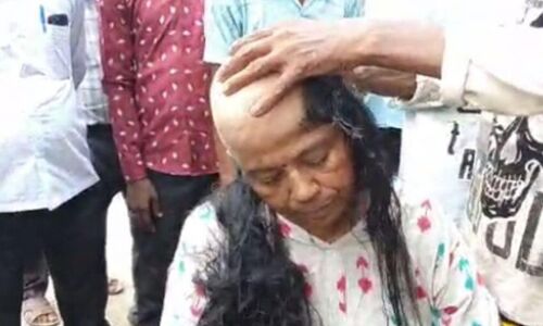 Lucknow Bulldozer News: नगर निगम ने सपा दफ्तर के बाहर दुकानों पर चलवाया बुलडोजर, महिला दुकानदार ने सिर मुंडवाकर जताया विरोध