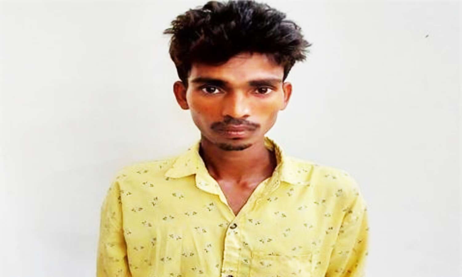 Madhya Pradesh Crime News : आठवीं पास और 5 भाषाओं का ज्ञानी बना शातिर ठग, क्रेडिट कार्ड से ऐसे उड़ाए 2 लाख रुपए