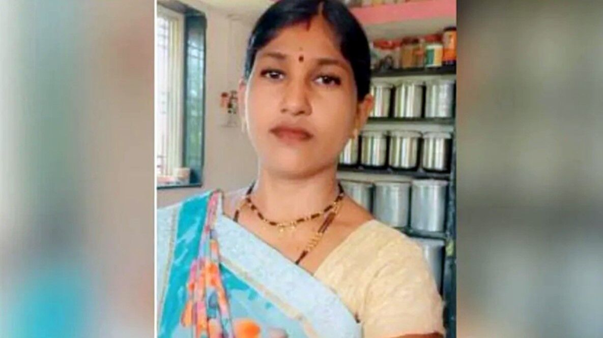 Aurangabad News: पुलिस कमिश्नर कार्यालय में महिला ने खुद को जलाया, हो गई मौत, पुलिस सवालों के घेरे में Aurangabad News: पुलिस कमिश्नर कार्यालय में महिला ने खुद को जलाया, हो गई मौत, पुलिस सवालों के घेरे में