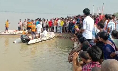 Danapur News: बिहार के दानापुर में बड़ा हादसा, 55 लोगों से भरी नाव गंगा नदी में पलटी, 12 लापता
