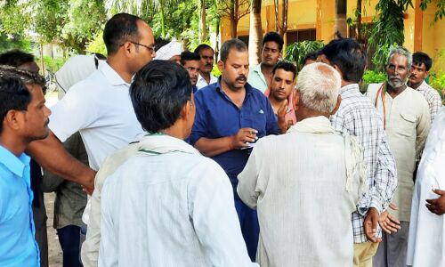 Jhansi News : फसलों की रखवाली करने गए किसान की ट्रेन के चपेट में आने से मौत, पशुओं को भगाते समय ट्रैक पर आने से हुआ हादसा