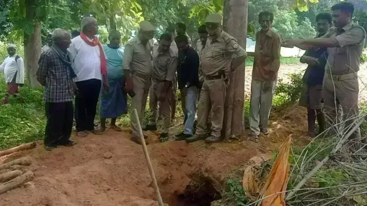 Pratapgarh News: 6 महीने बाद कब्र से शव निकाल कर सिर काटकर ले गए बदमाश,जानें पूरी वजह