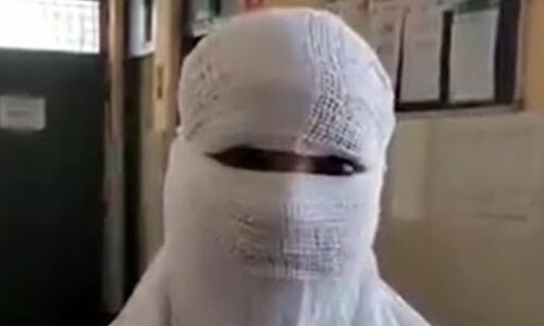 Gorakhpur News: गोरखपुर रेलवे स्टेशन के पास युवती का अपहरण कर किया गैंगरेप, विरोध करने पर बुरी तरह पीटा